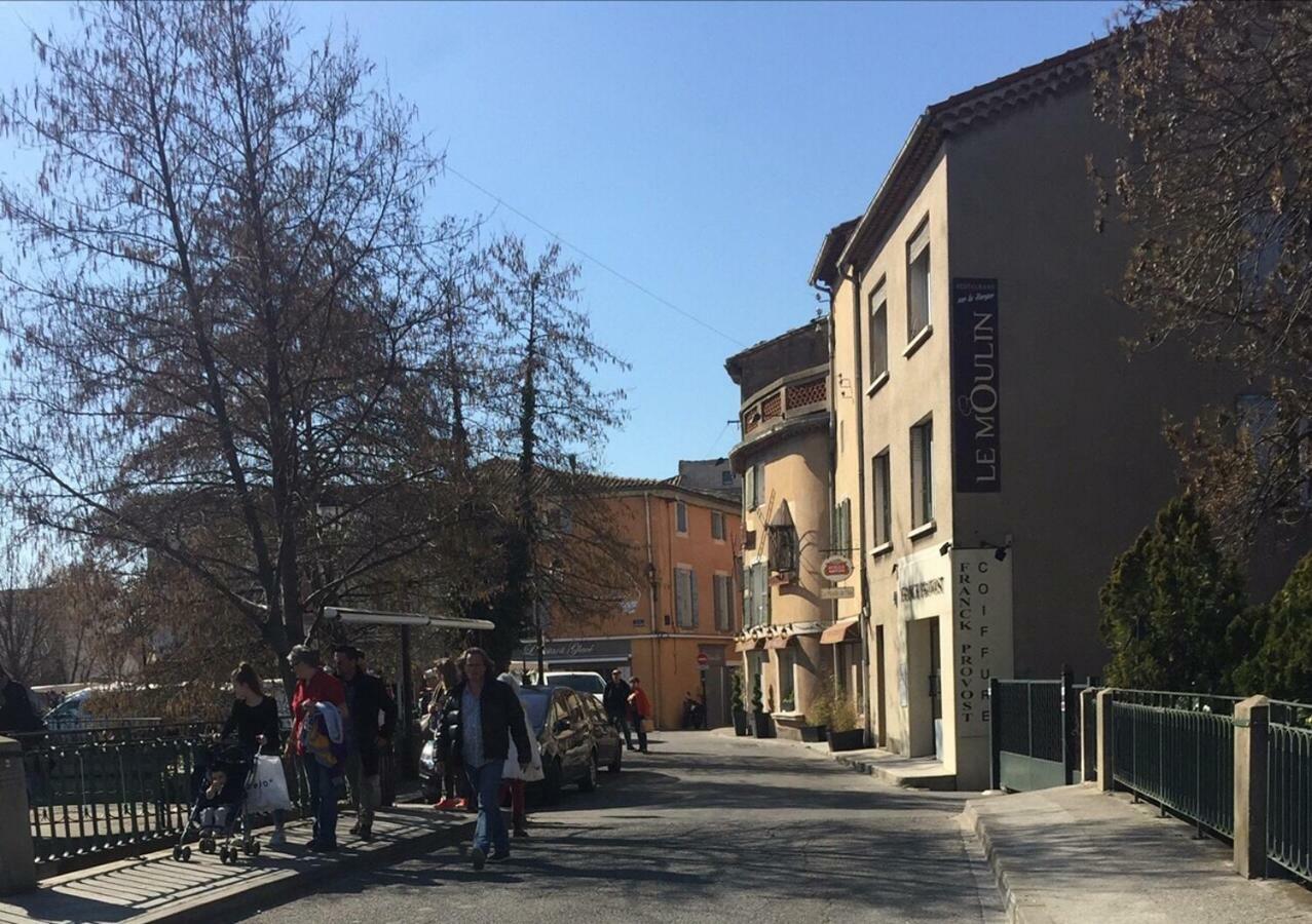 La Tour Bouigas Apartamento LʼIsle-sur-la-Sorgue Exterior foto
